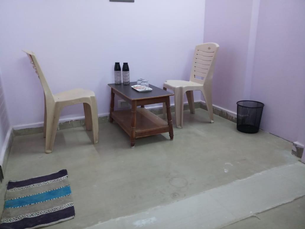מלון טירופאטי Sri Kousthubham Residency מראה חיצוני תמונה