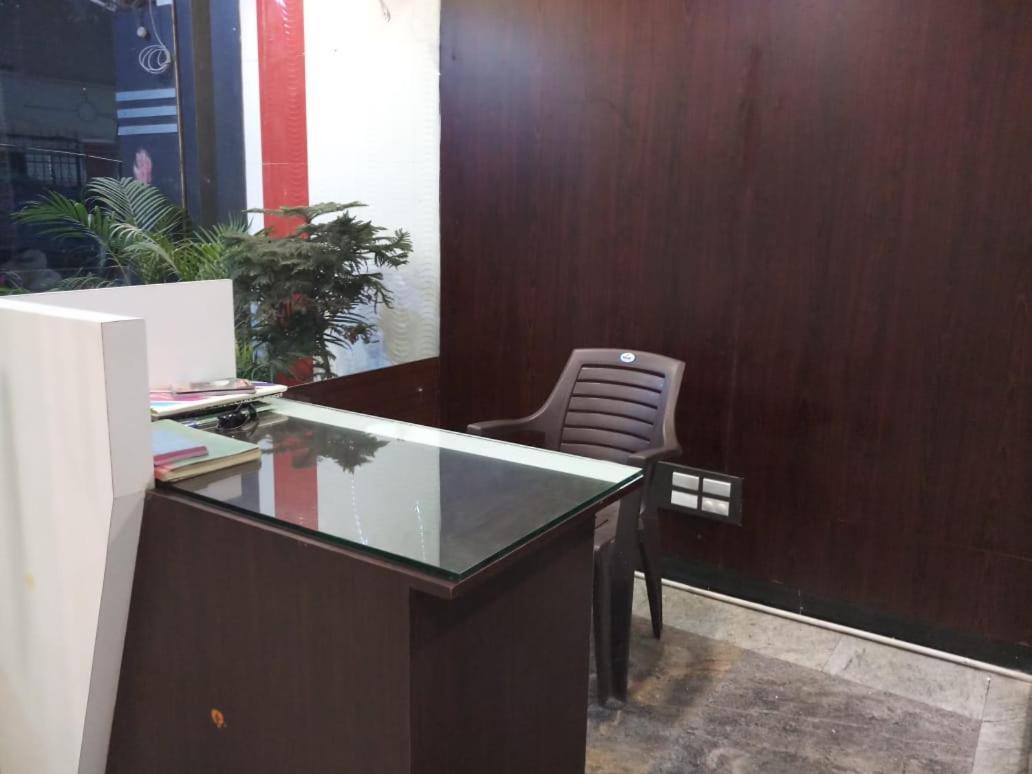 מלון טירופאטי Sri Kousthubham Residency מראה חיצוני תמונה